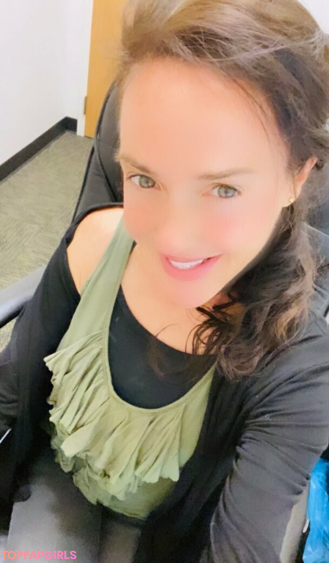 Foto desnuda filtrada de OnlyFans de Lilrosiedoll #156 Foto desnuda filtrada de OnlyFans de Lilrosiedoll #156