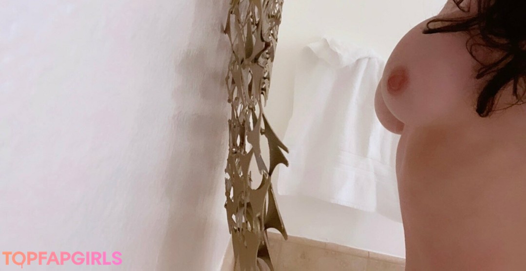 Foto desnuda filtrada de OnlyFans de Lilrosiedoll #257 Foto desnuda filtrada de OnlyFans de Lilrosiedoll #257