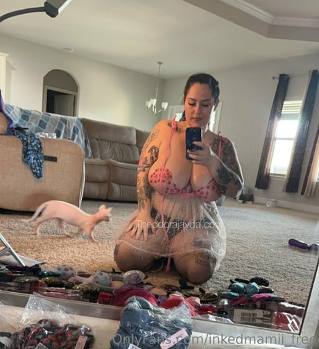 Foto desnuda filtrada de OnlyFans de Inkedmamiifree