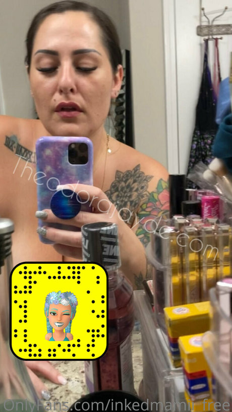 Foto desnuda filtrada de OnlyFans de Inkedmamiifree