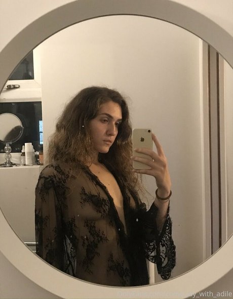 Foto desnuda filtrada de OnlyFans de Comelaywithadile
