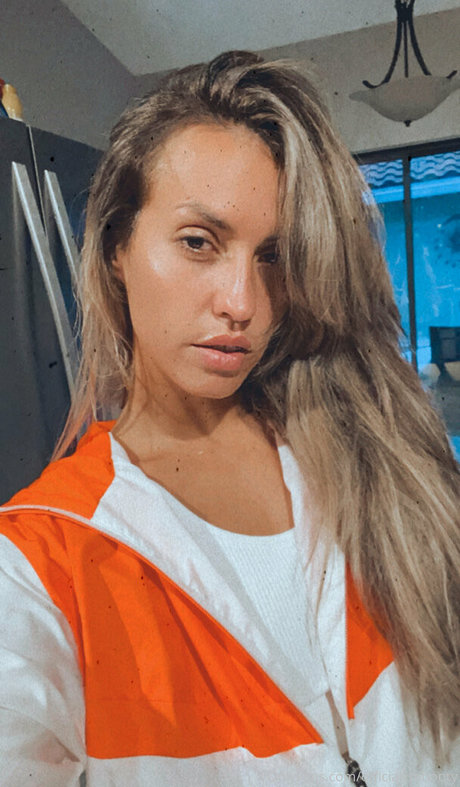 Kelsimonroeofficial