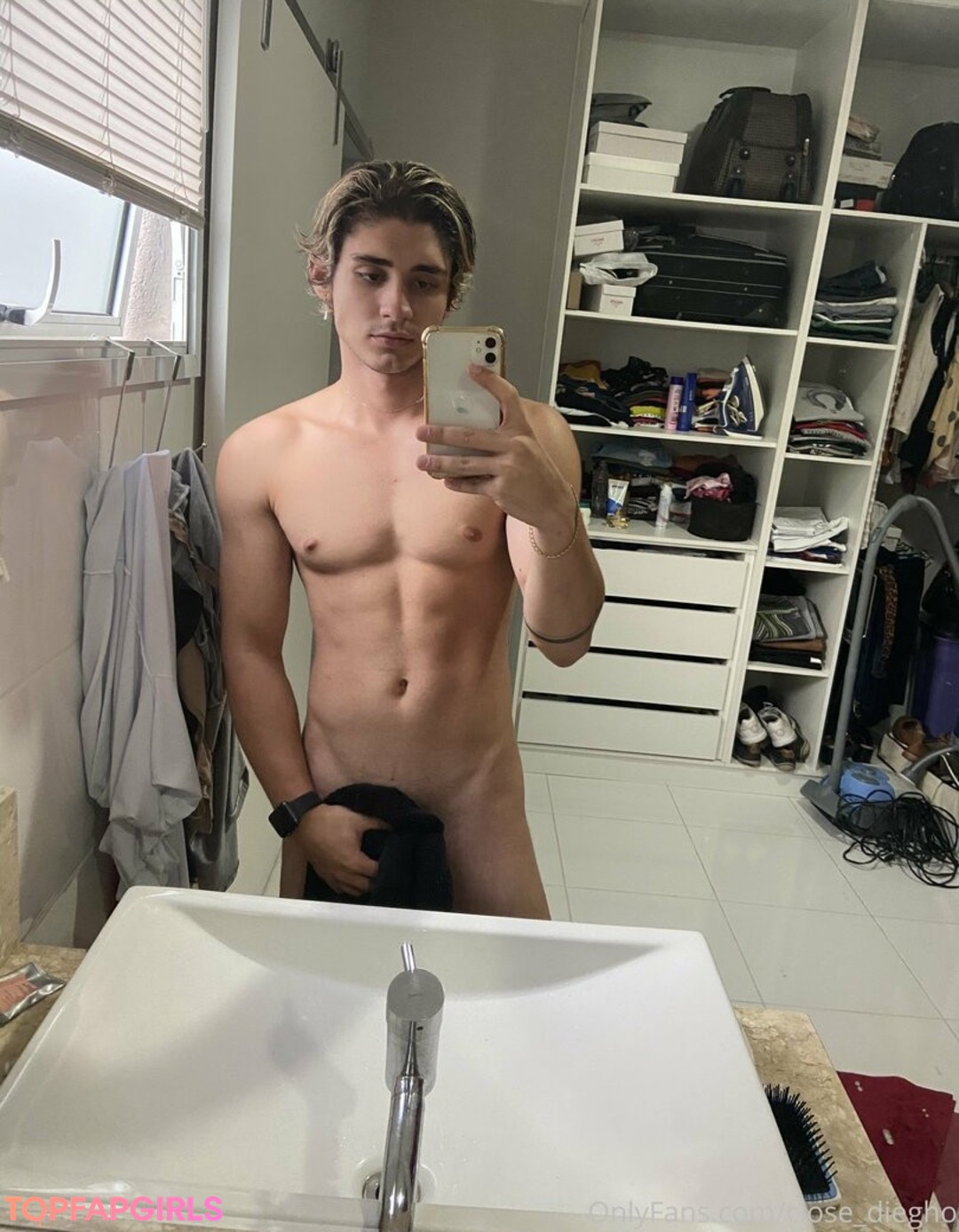 Foto desnuda filtrada de OnlyFans de Dieghodolttih #5 Foto desnuda filtrada de OnlyFans de Dieghodolttih #5