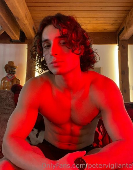 Foto desnuda filtrada de OnlyFans de Petervigilante