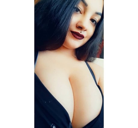 Foto desnuda filtrada de OnlyFans de Ionela Madalina