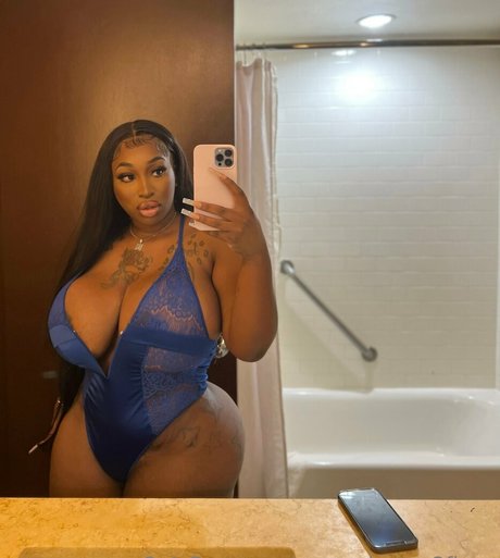 Foto desnuda filtrada de OnlyFans de Mercedesass2finee