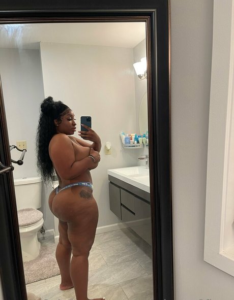 Foto desnuda filtrada de OnlyFans de Mercedesass2finee