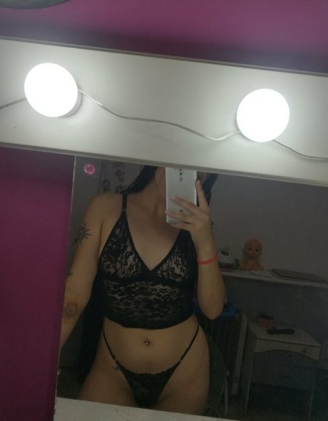 Foto desnuda filtrada de OnlyFans de Laraxxxb