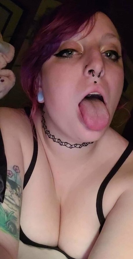 Foto desnuda filtrada de OnlyFans de Elvishlydeviant13