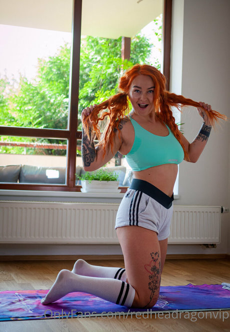 Foto desnuda filtrada de OnlyFans de Redheadragonvip