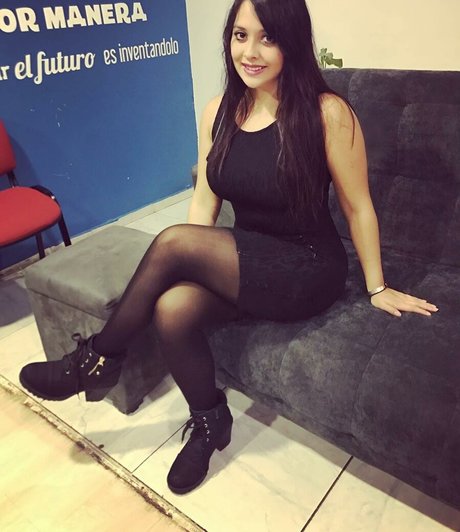 Foto desnuda filtrada de OnlyFans de Jezz Angeles