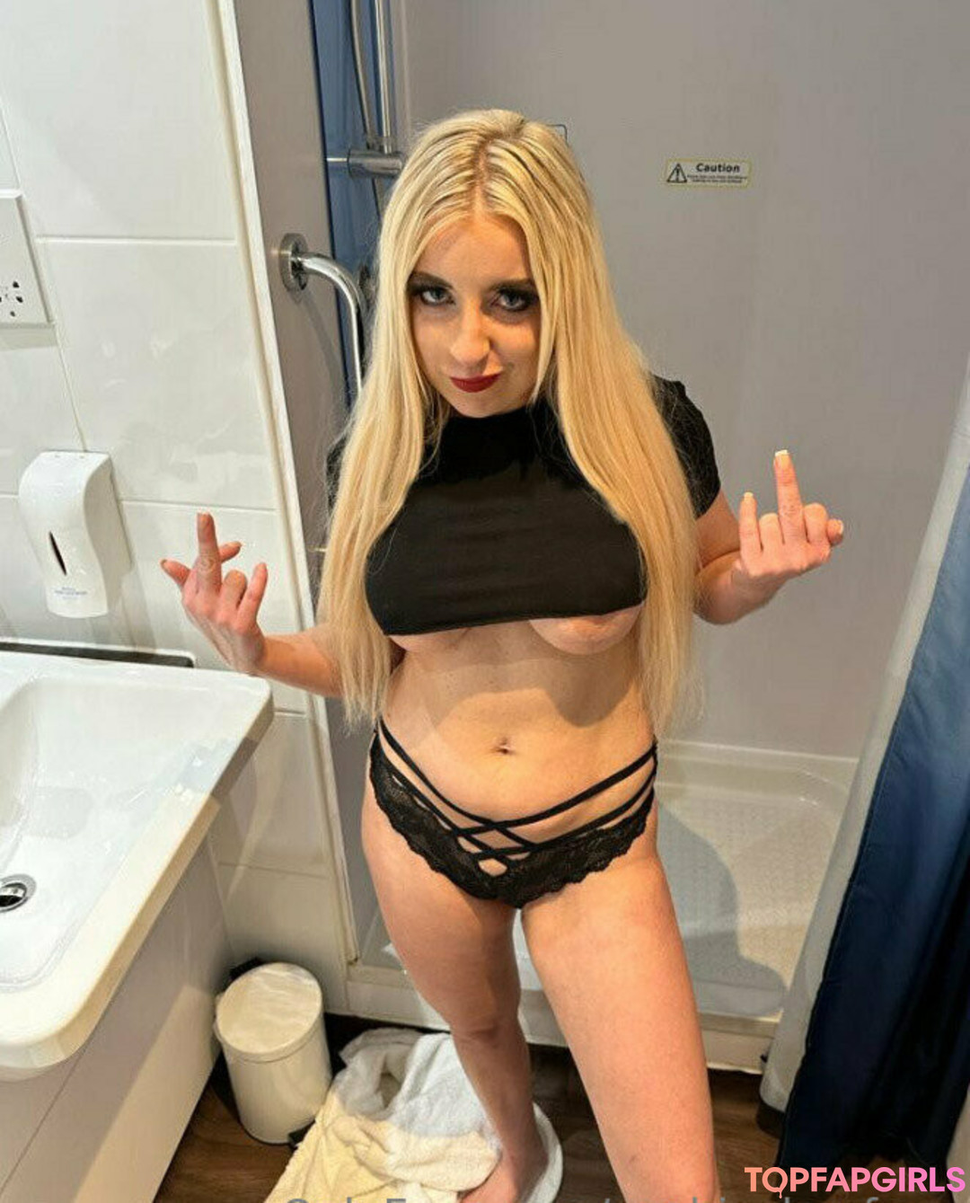 Foto desnuda filtrada de OnlyFans de Sophieshoxfree #81 Foto desnuda filtrada de OnlyFans de Sophieshoxfree #81
