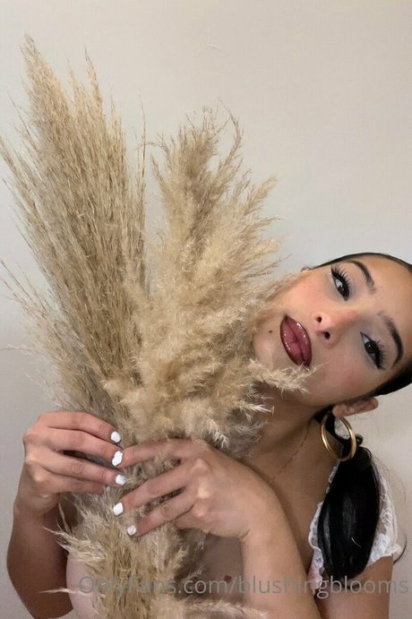 Foto desnuda filtrada de OnlyFans de Blushingblooms