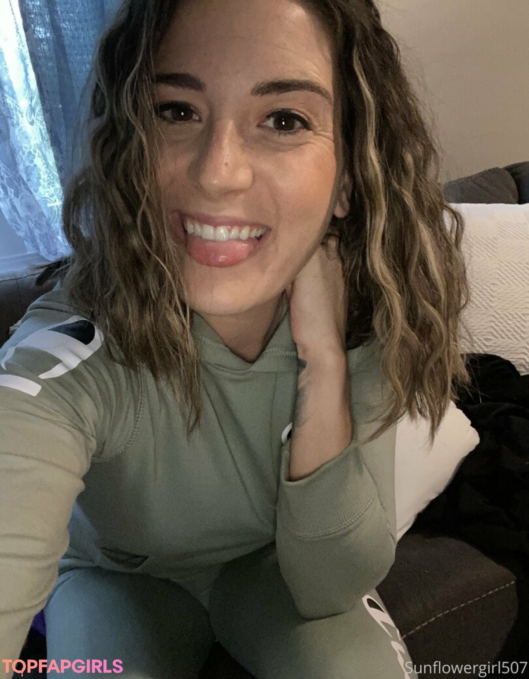 Foto desnuda filtrada de OnlyFans de Cleverbelle5 #12 Foto desnuda filtrada de OnlyFans de Cleverbelle5 #12