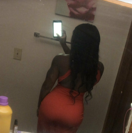Foto desnuda filtrada de OnlyFans de Ebonymuscle
