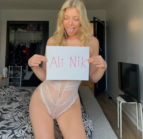 Foto desnuda filtrada de OnlyFans de Momolit0