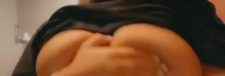 Foto desnuda filtrada de OnlyFans de Lilly Alcorn