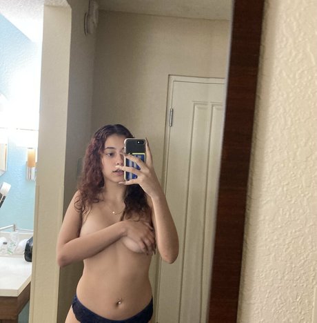 Foto desnuda filtrada de OnlyFans de Mollycreamss