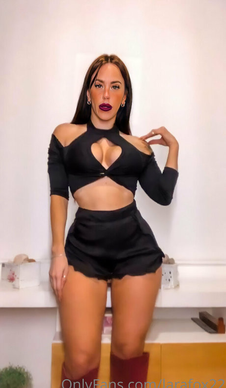 Larafox22