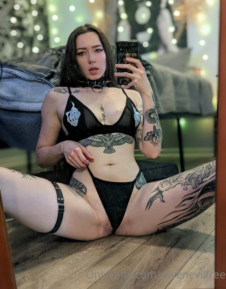 Foto desnuda filtrada de OnlyFans de Ravenevilfree