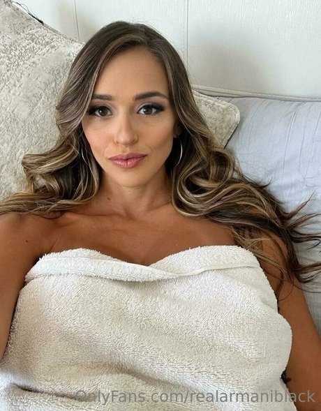 Foto desnuda filtrada de OnlyFans de Realarmaniblack