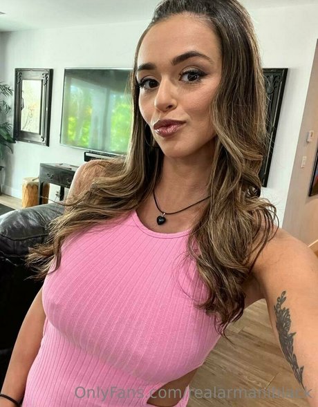 Foto desnuda filtrada de OnlyFans de Realarmaniblack