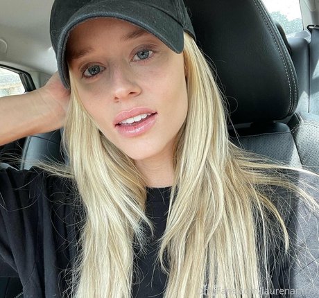Foto desnuda filtrada de OnlyFans de Laurenann77