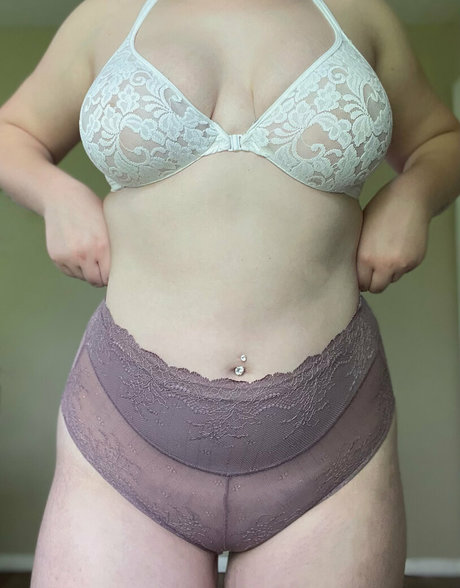 Foto desnuda filtrada de OnlyFans de Novaaraee