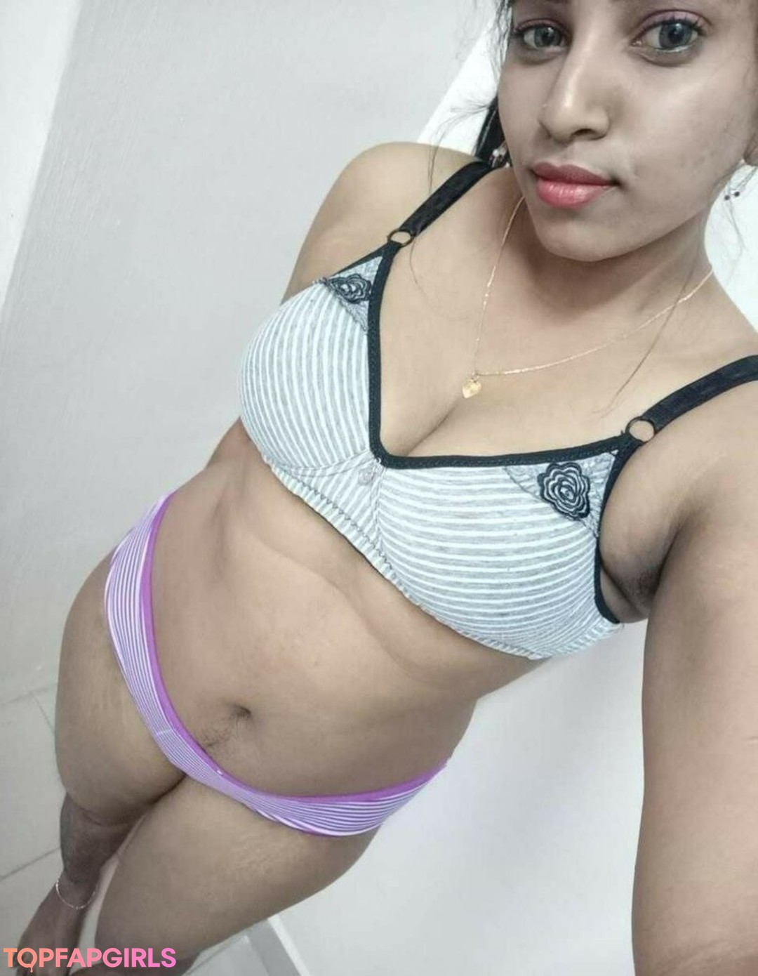 Foto desnuda filtrada de OnlyFans de Indian Exhibition #24 Foto desnuda filtrada de OnlyFans de Indian Exhibition #24