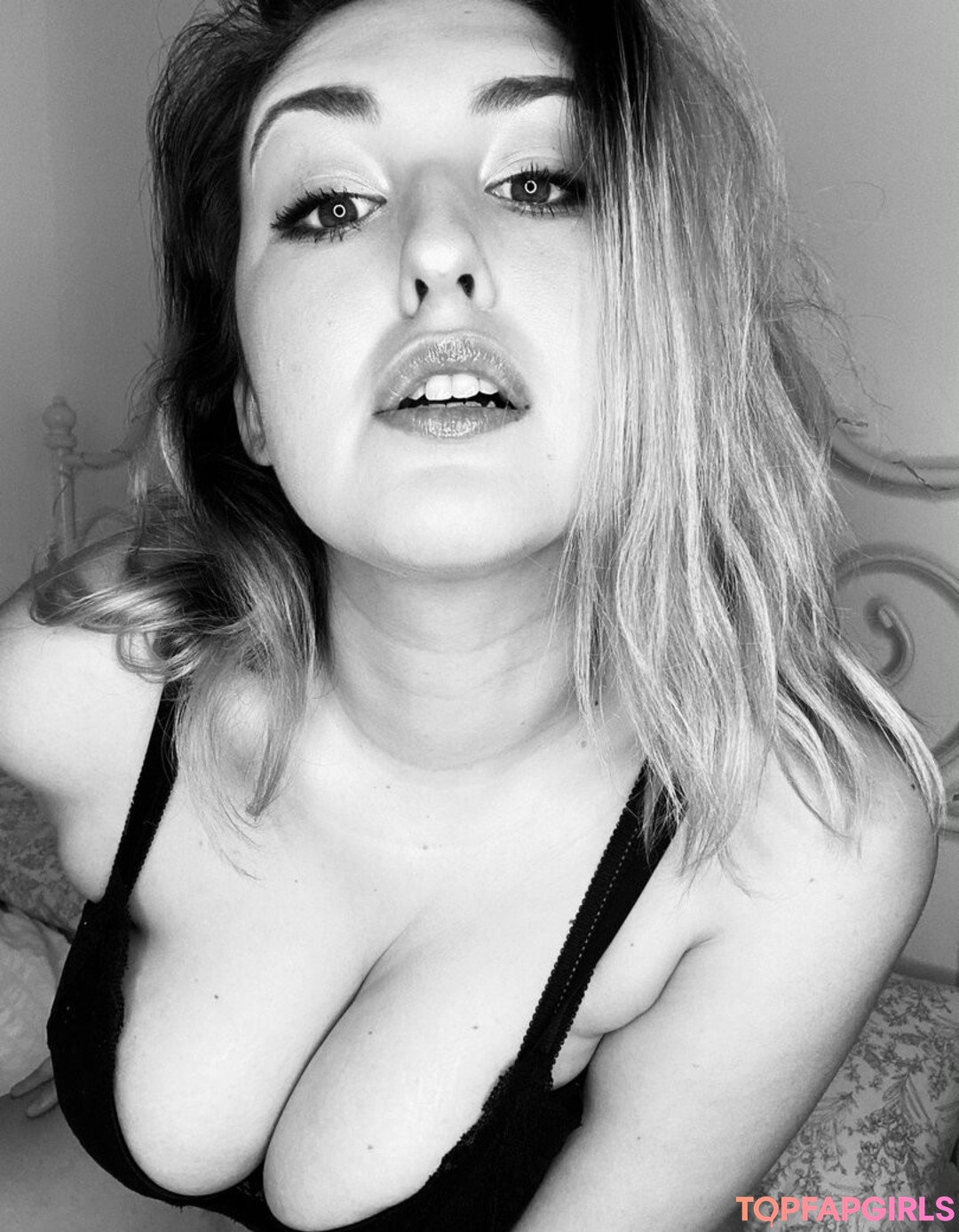 Foto desnuda filtrada de OnlyFans de Hornypeach23 #5 Foto desnuda filtrada de OnlyFans de Hornypeach23 #5