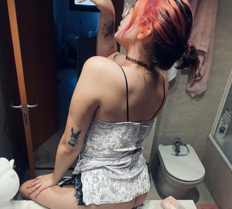 Foto desnuda filtrada de OnlyFans de Hornypeach23