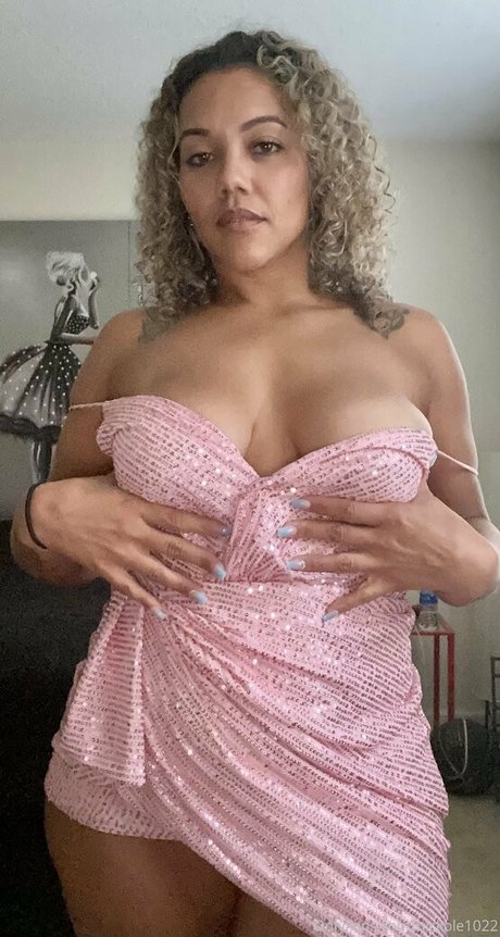 Nickole1022