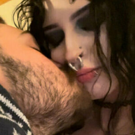 Foto desnuda filtrada de OnlyFans de Dollyhorror