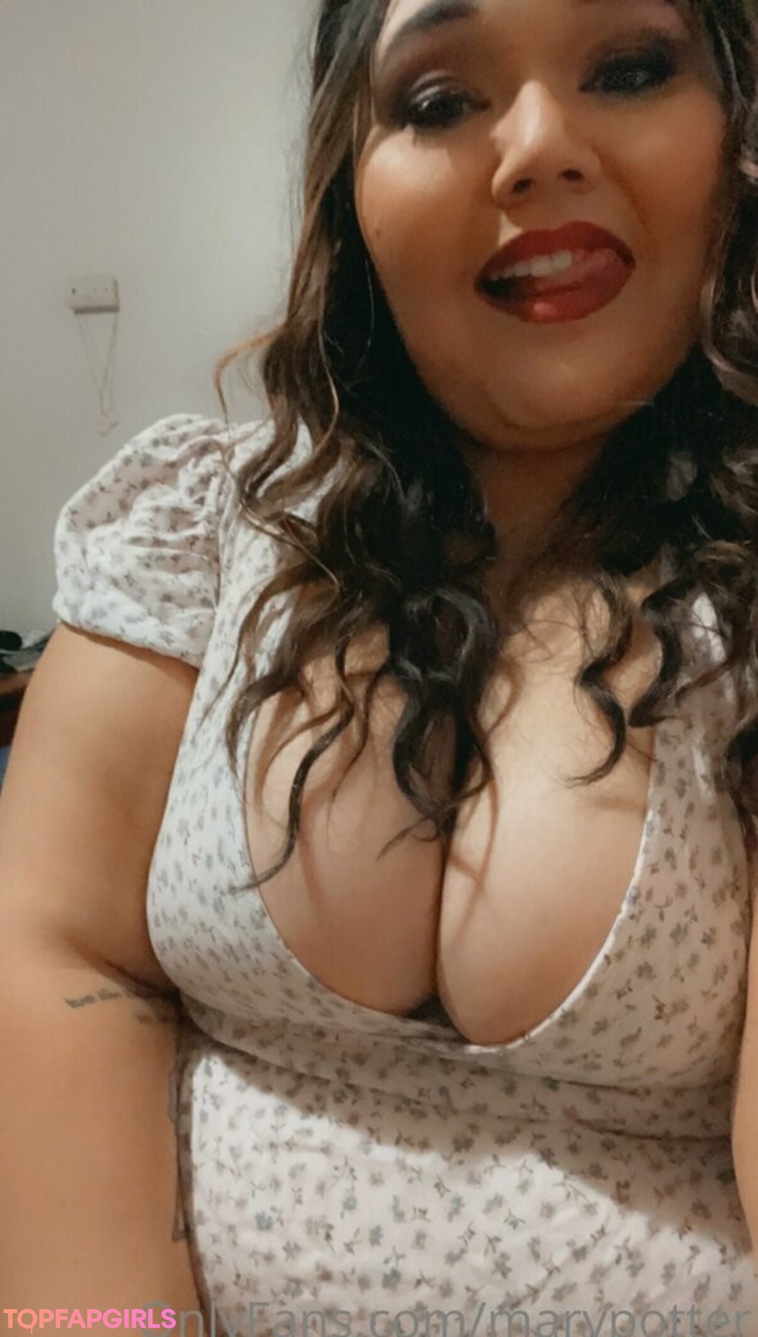 Foto desnuda filtrada de OnlyFans de Makanamoon #74 Foto desnuda filtrada de OnlyFans de Makanamoon #74