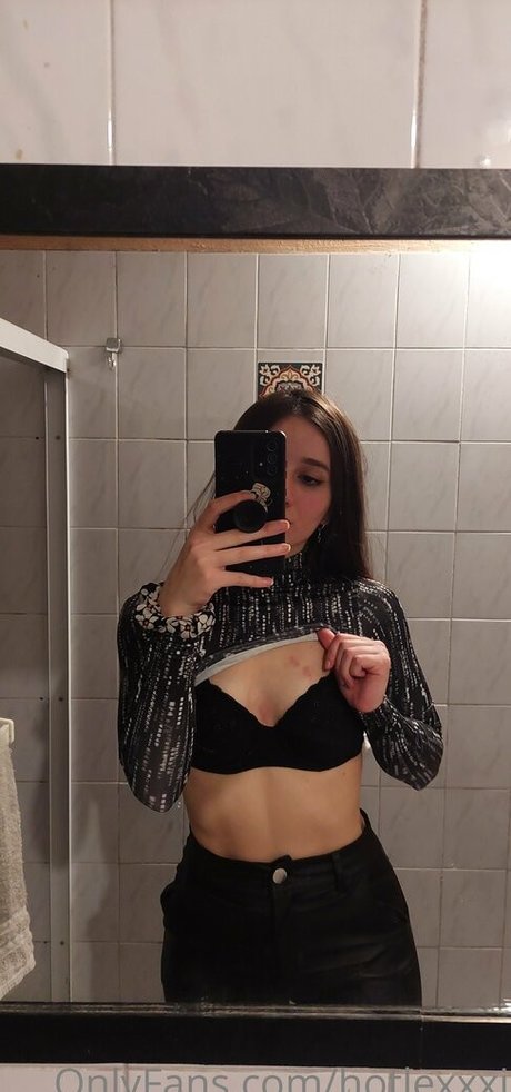 Foto desnuda filtrada de OnlyFans de Hotlexxxi