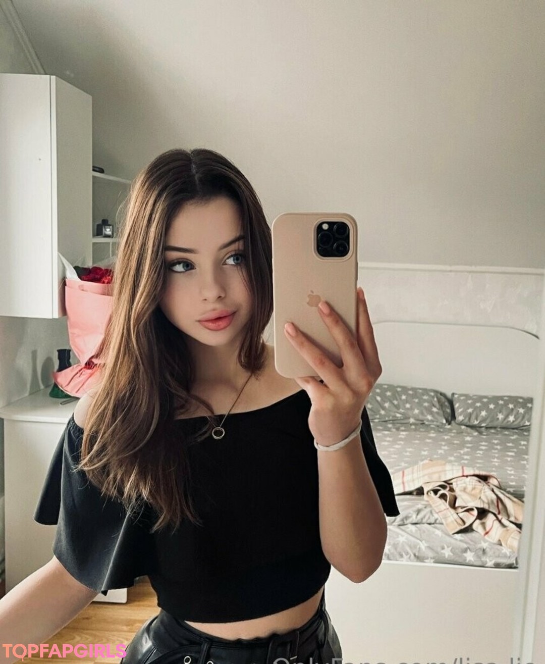 Foto desnuda filtrada de OnlyFans de Rosamelloveyou #3 Foto desnuda filtrada de OnlyFans de Rosamelloveyou #3