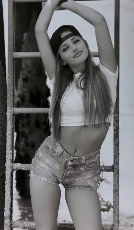 Minka Kelly