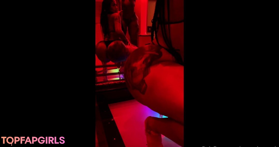 Foto desnuda filtrada de OnlyFans de Karen Havary #144 Foto desnuda filtrada de OnlyFans de Karen Havary #144