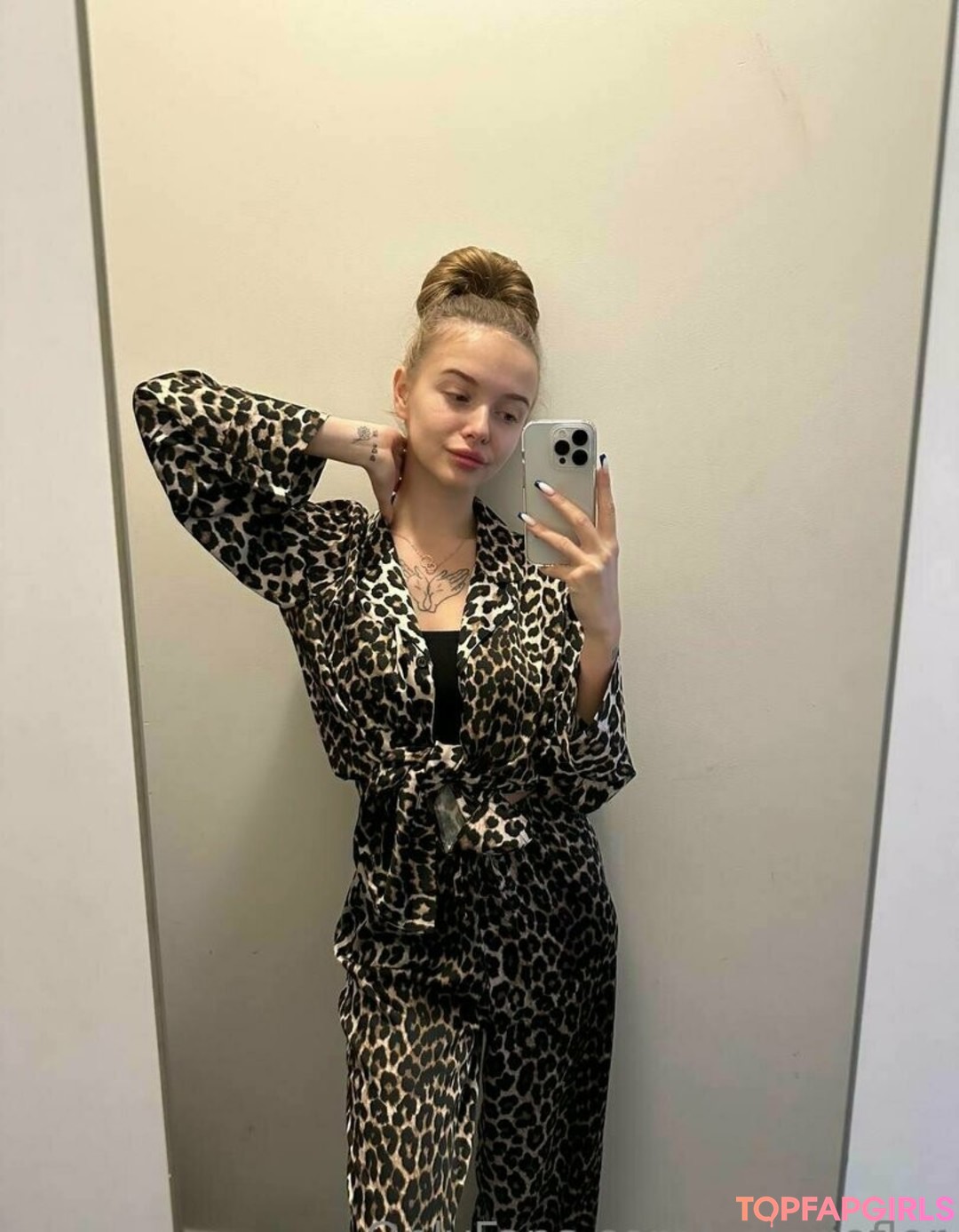 Foto desnuda filtrada de OnlyFans de Valerieflor #54 Foto desnuda filtrada de OnlyFans de Valerieflor #54