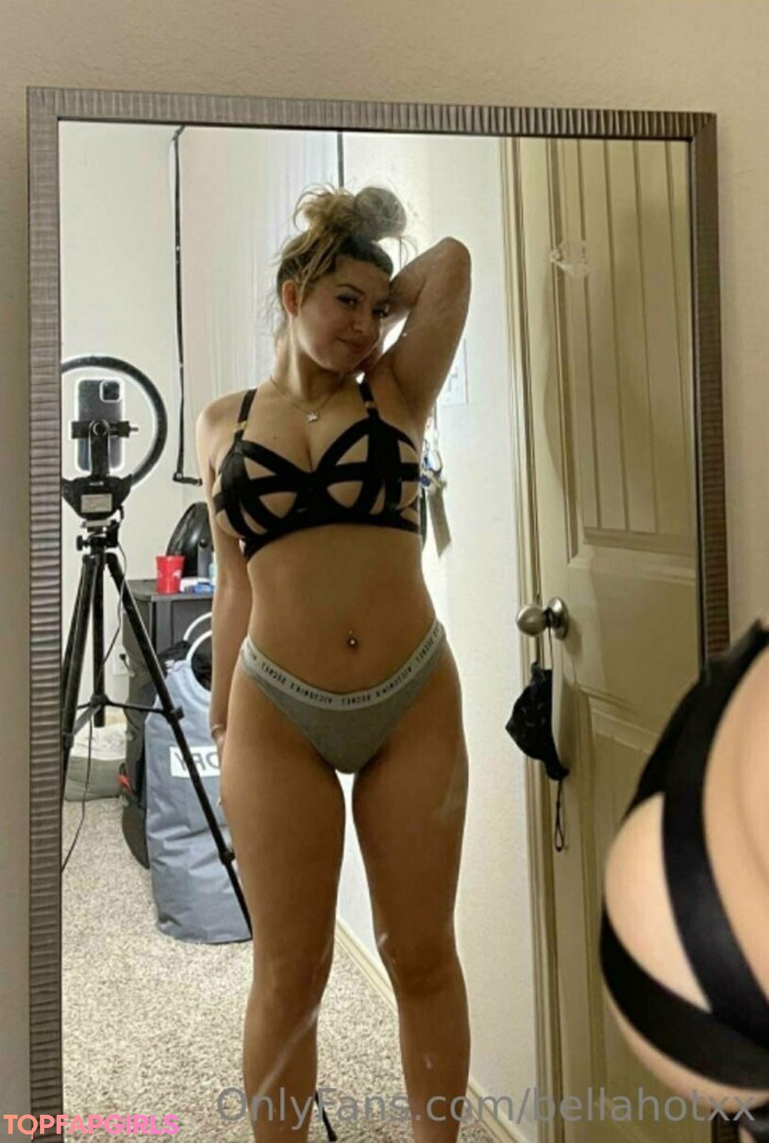 Foto desnuda filtrada de OnlyFans de Bellahotxx #52 Foto desnuda filtrada de OnlyFans de Bellahotxx #52