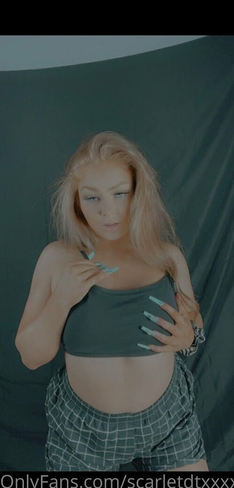 Foto desnuda filtrada de OnlyFans de Heluvscar