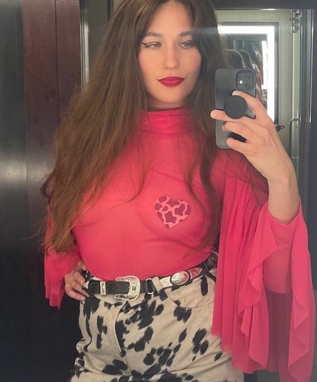 Foto desnuda filtrada de OnlyFans de Lola Kirke