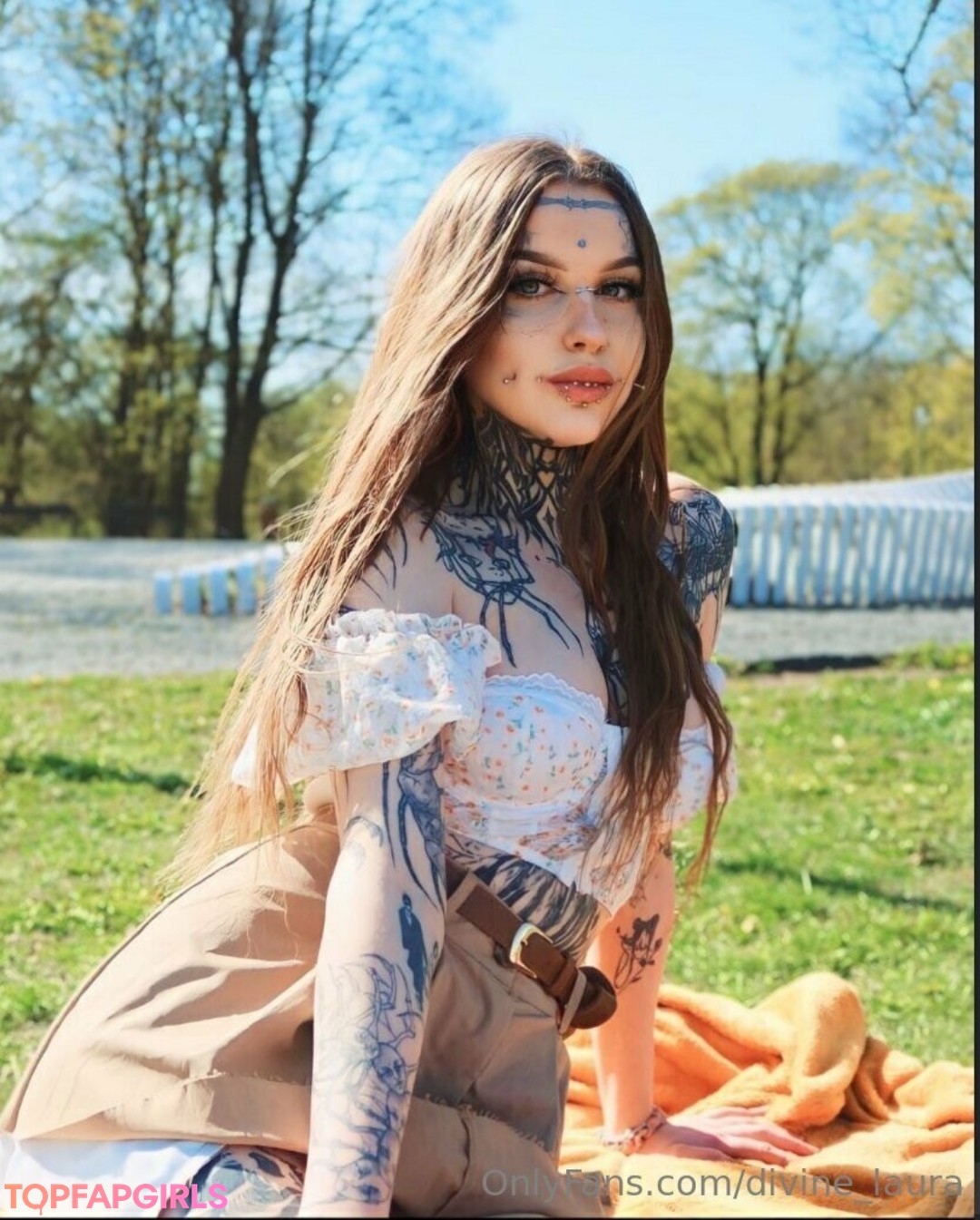 Foto desnuda filtrada de OnlyFans de Divinelaura #42 Foto desnuda filtrada de OnlyFans de Divinelaura #42