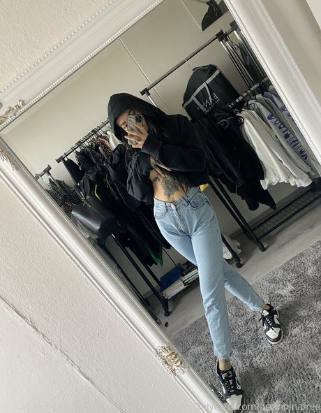 Foto desnuda filtrada de OnlyFans de Asianiina