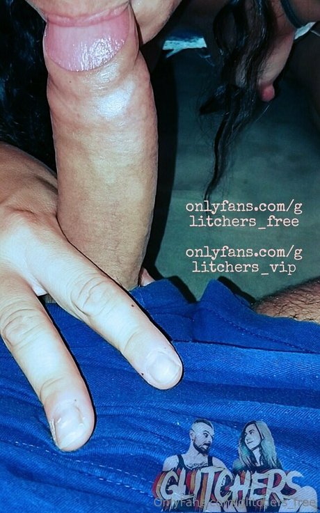 Foto desnuda filtrada de OnlyFans de Glitchersfree