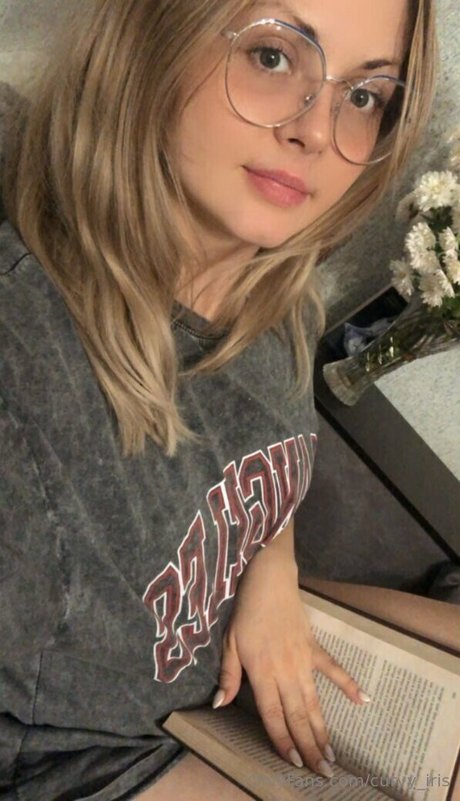 Curvyiris