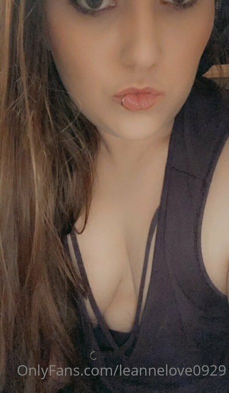Foto desnuda filtrada de OnlyFans de Leannelove1992
