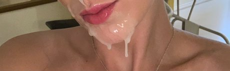 Foto desnuda filtrada de OnlyFans de Leise Bach