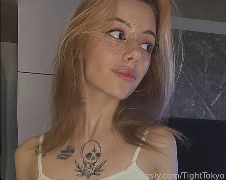 Foto desnuda filtrada de OnlyFans de Tight Tokyo