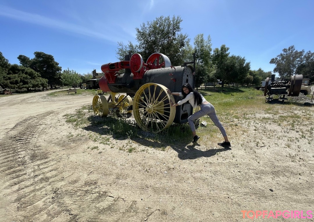 Foto desnuda filtrada de OnlyFans de Vivaathena #15 Foto desnuda filtrada de OnlyFans de Vivaathena #15